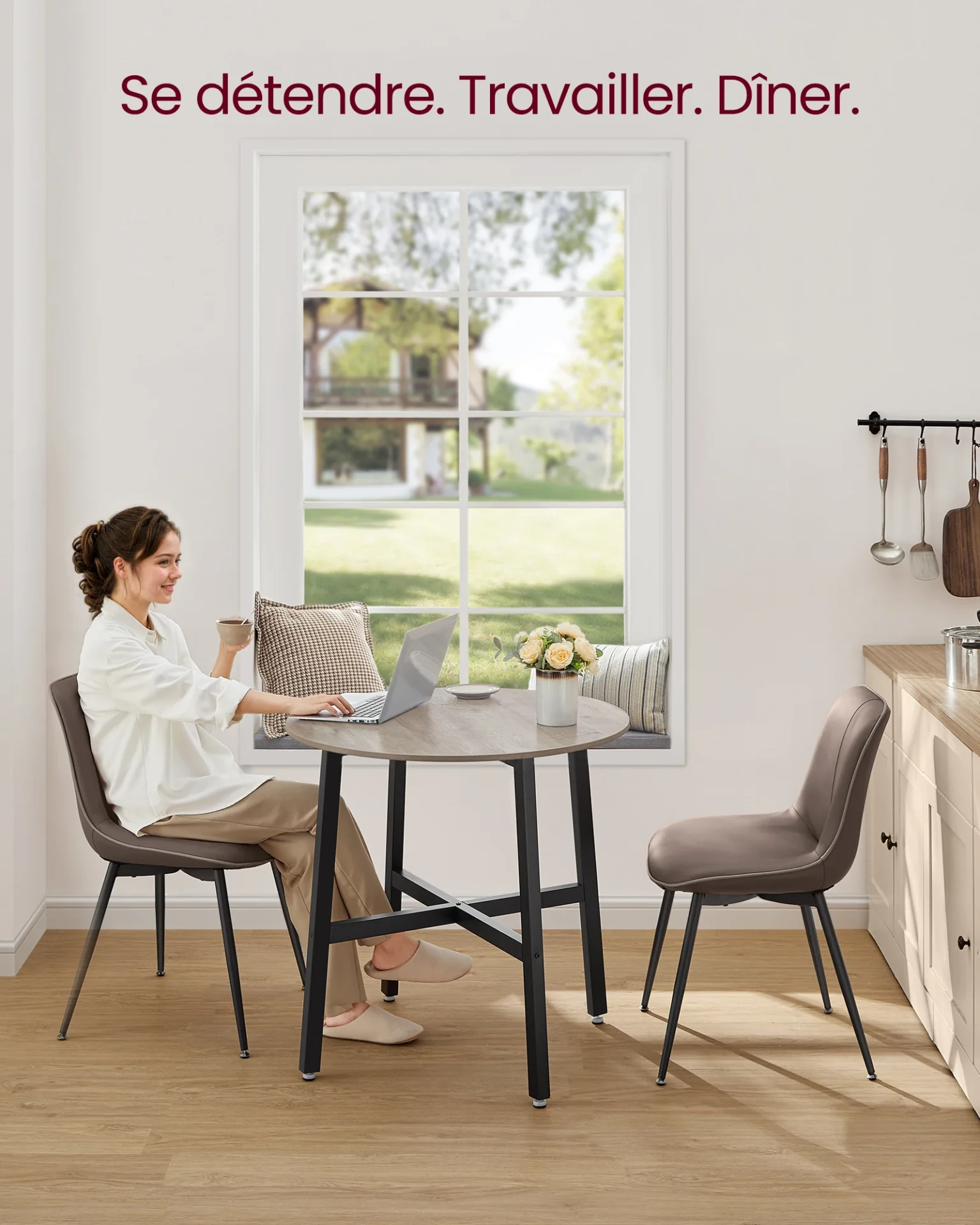 Pour un salon confortable et cozy 1 Table à manger ronde de style industriel - Maison Déco Lumière
