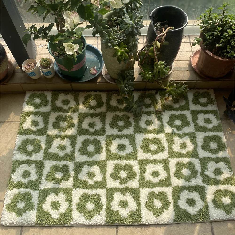 Tapis damier vert à fleurs - Maison Déco Lumière