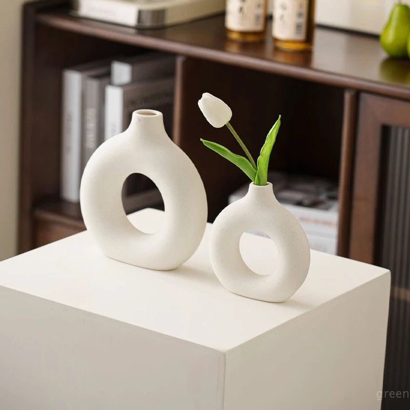 Vase blanc en forme de donut - Maison Déco Lumière