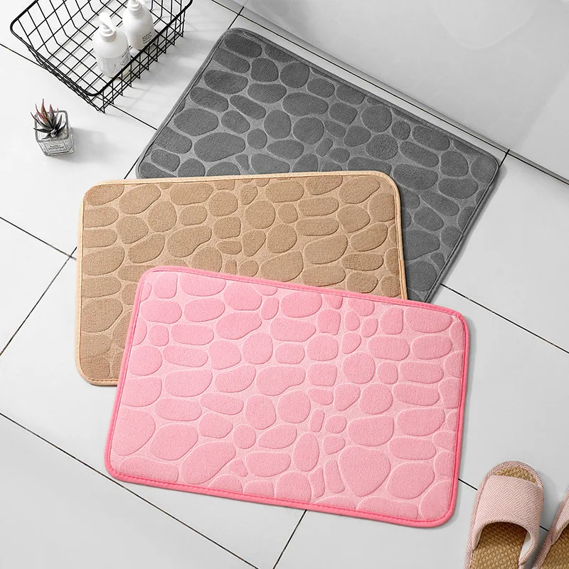 Tapis de bain en velours et relief de galets - Maison Déco Lumière
