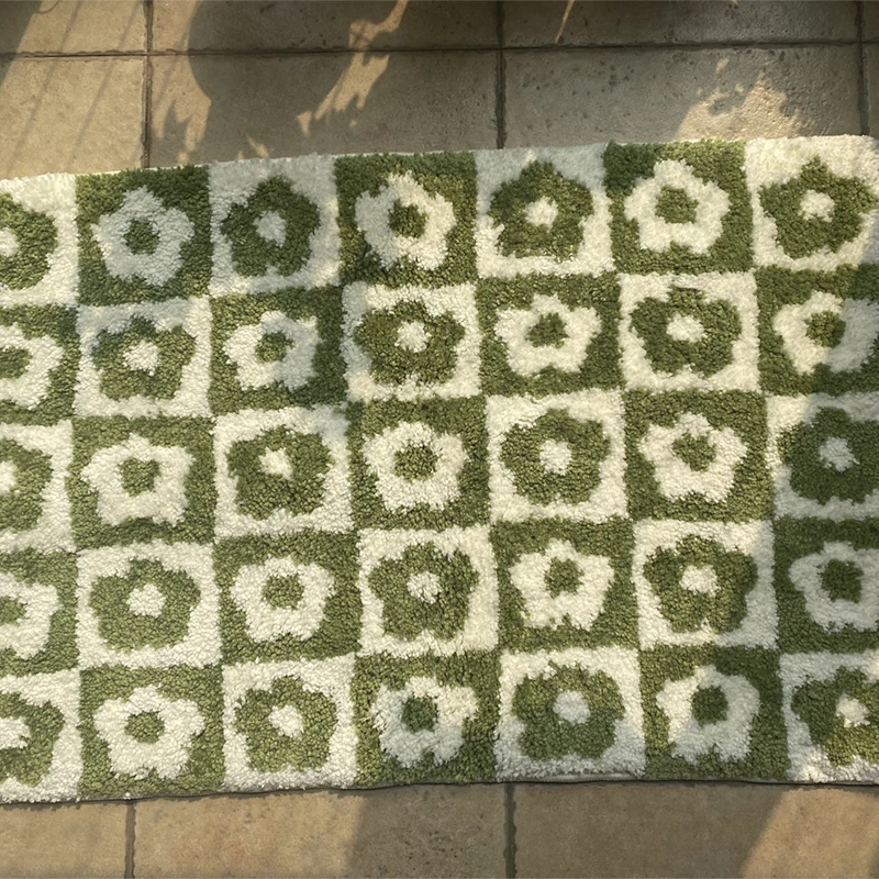 Tapis damier vert à fleurs - Maison Déco Lumière