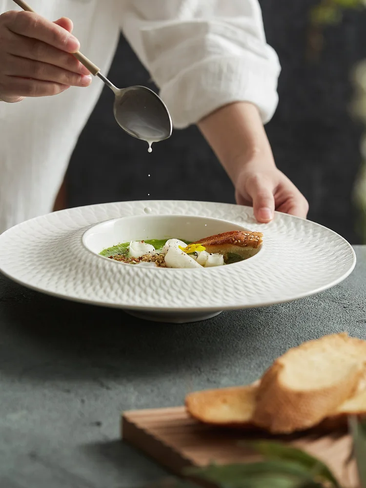 Assiette gaufrée gastronomique en céramique - Maison Déco Lumière