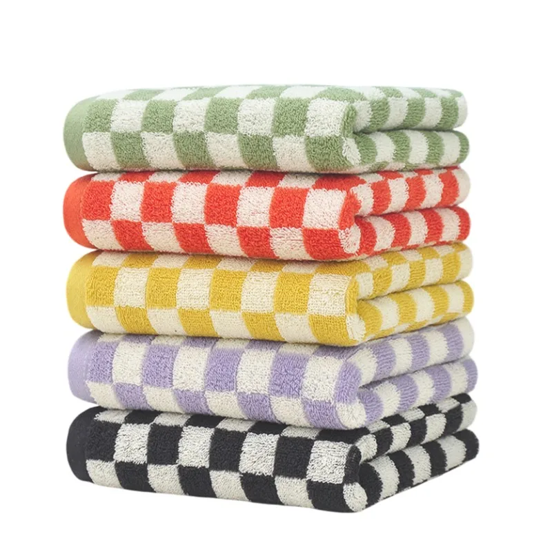 Serviettes à damier coloré - Maison Déco Lumière