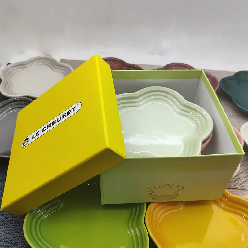 Plat en céramique en forme de fleur - Le creuset - Maison Déco Lumière