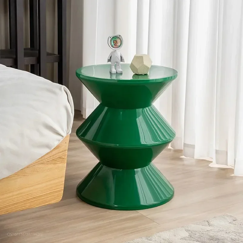 Table d'appoint moderne en plastique - Maison Déco Lumière