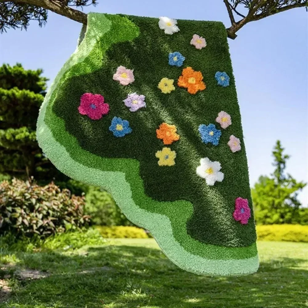 Tapis design prairie verte avec fleurs colorées - Maison Déco Lumière